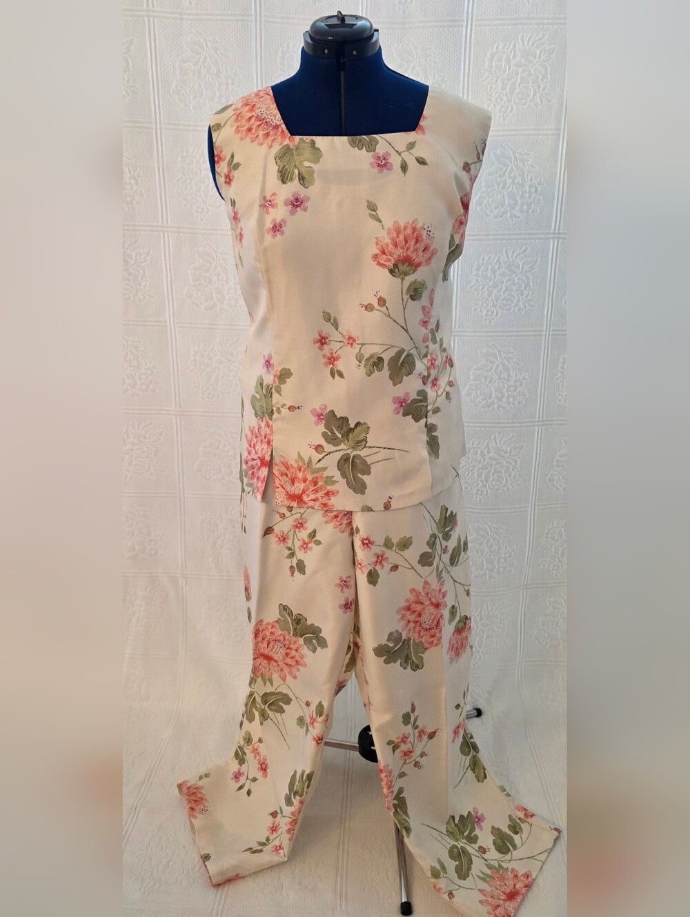 Dressbarn coral/cream/pink floral 3 piece pantsuit satin/linen look 24W - Picture 2 of 14